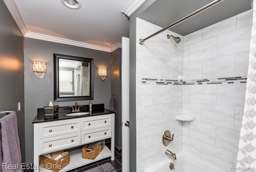 772 Dressler Lane Rochester Hills, MI 48307 - Photo 19 of 23