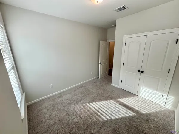 $260,000 | 14001 Barrington Avenue, Denham Springs, LA 70726