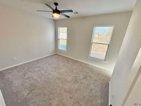 $260,000 | 14001 Barrington Avenue, Denham Springs, LA 70726