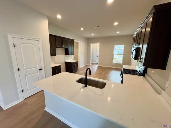 $260,000 | 14001 Barrington Avenue, Denham Springs, LA 70726