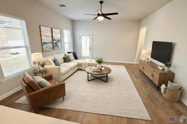 $260,000 | 14001 Barrington Avenue, Denham Springs, LA 70726