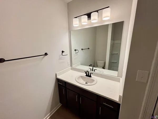 $260,000 | 14001 Barrington Avenue, Denham Springs, LA 70726