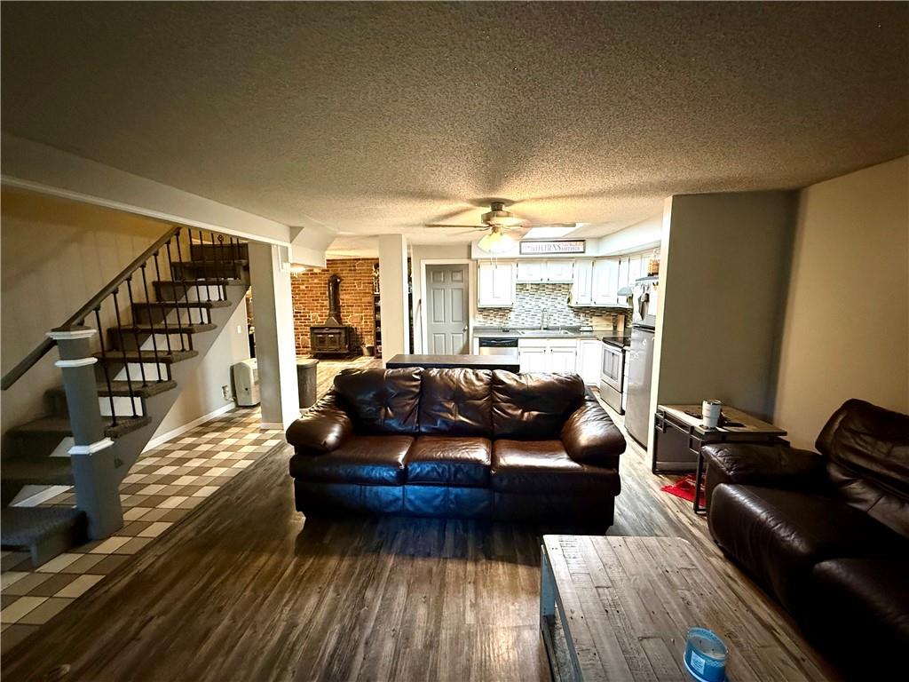 3127 Gene Field Road St. Joseph, MO 64506 - Photo 3 of 25