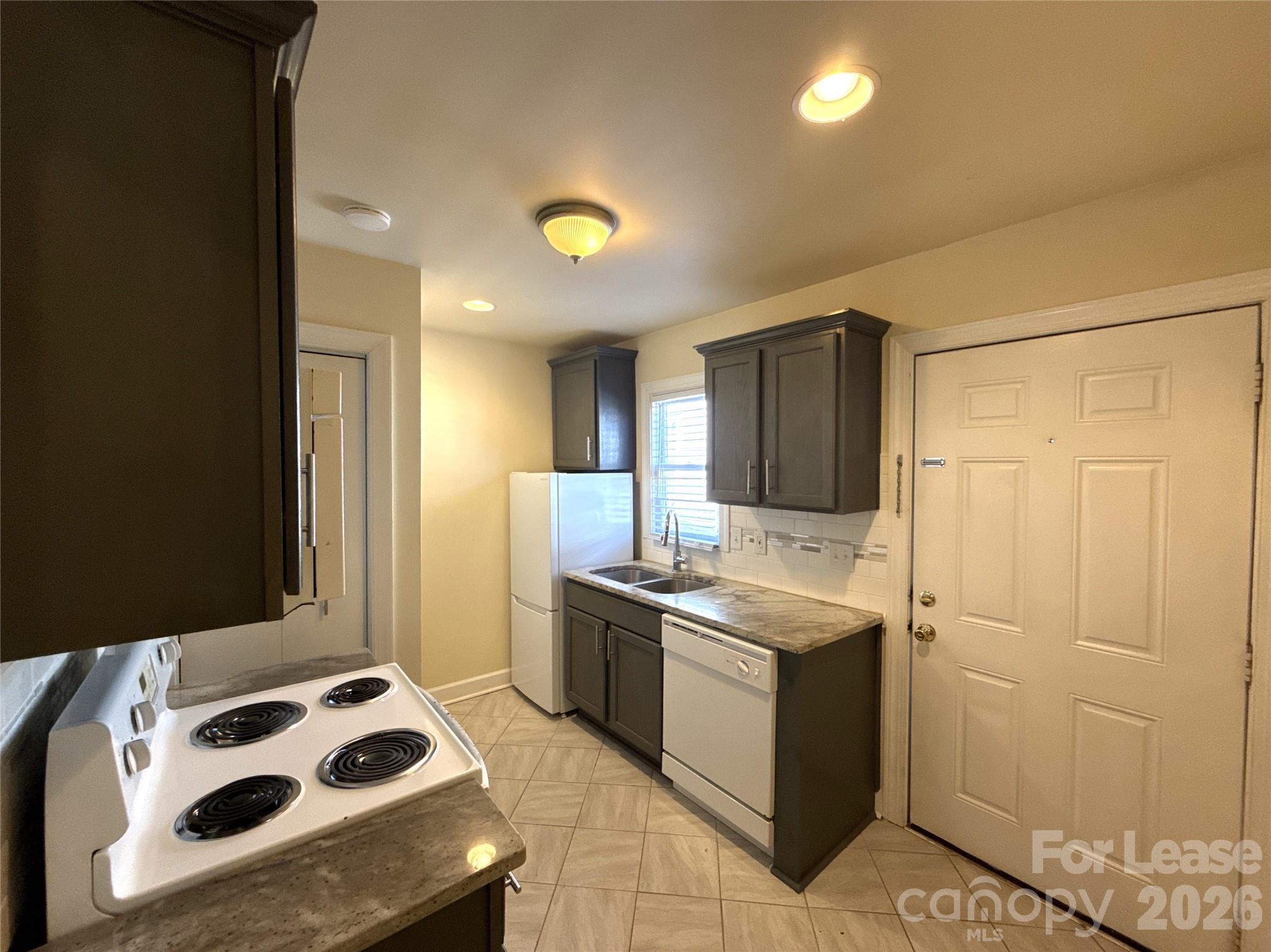 707 Grandin Road, Unit C Charlotte, NC 28208 - Photo 2 of 11
