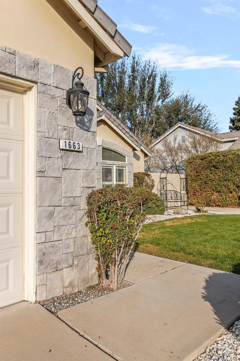 1663 Alex Way Turlock, CA 95382 - Photo 4 of 37