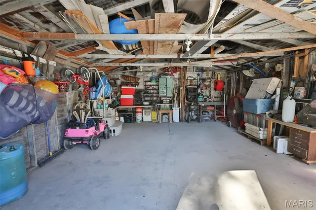 $324,900 | 400 Washboard Trail, Hillsboro, IL 62049