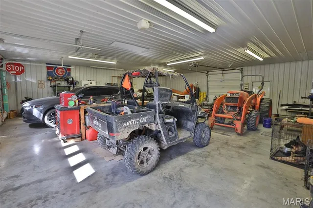 $324,900 | 400 Washboard Trail, Hillsboro, IL 62049