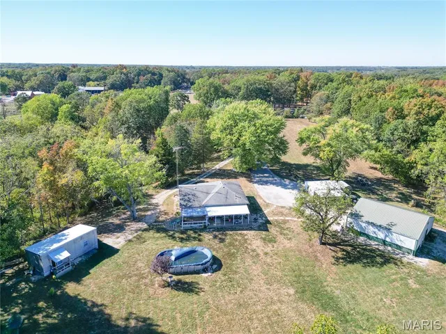 $324,900 | 400 Washboard Trail, Hillsboro, IL 62049