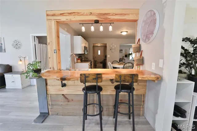 $324,900 | 400 Washboard Trail, Hillsboro, IL 62049