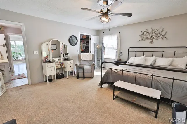 $324,900 | 400 Washboard Trail, Hillsboro, IL 62049