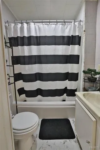 $324,900 | 400 Washboard Trail, Hillsboro, IL 62049