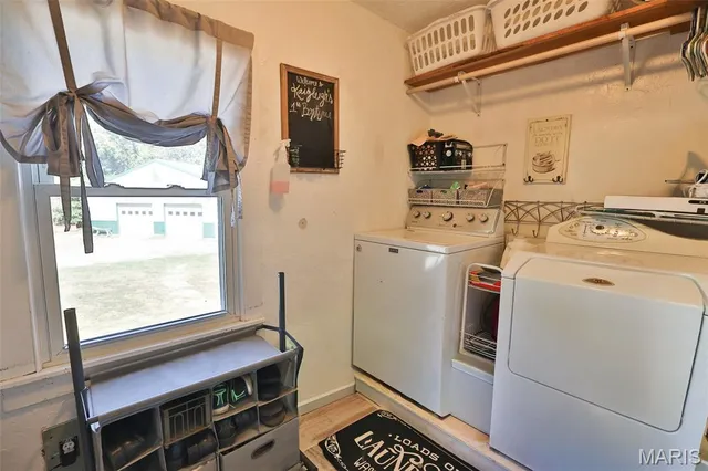 $324,900 | 400 Washboard Trail, Hillsboro, IL 62049