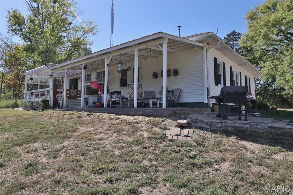 400 Washboard Trail Hillsboro, IL 62049 - Photo 7 of 55