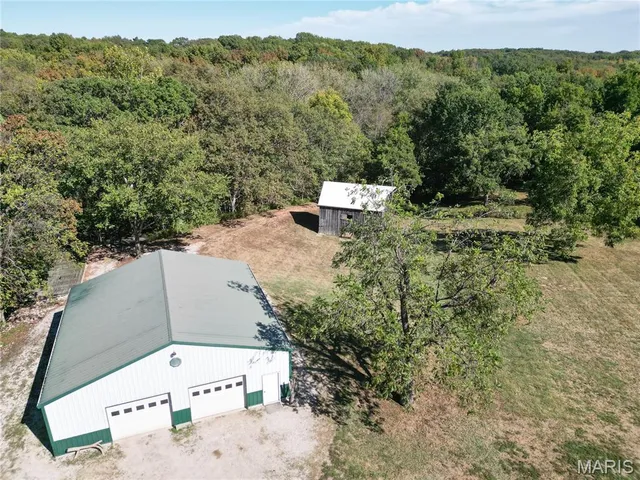 $324,900 | 400 Washboard Trail, Hillsboro, IL 62049