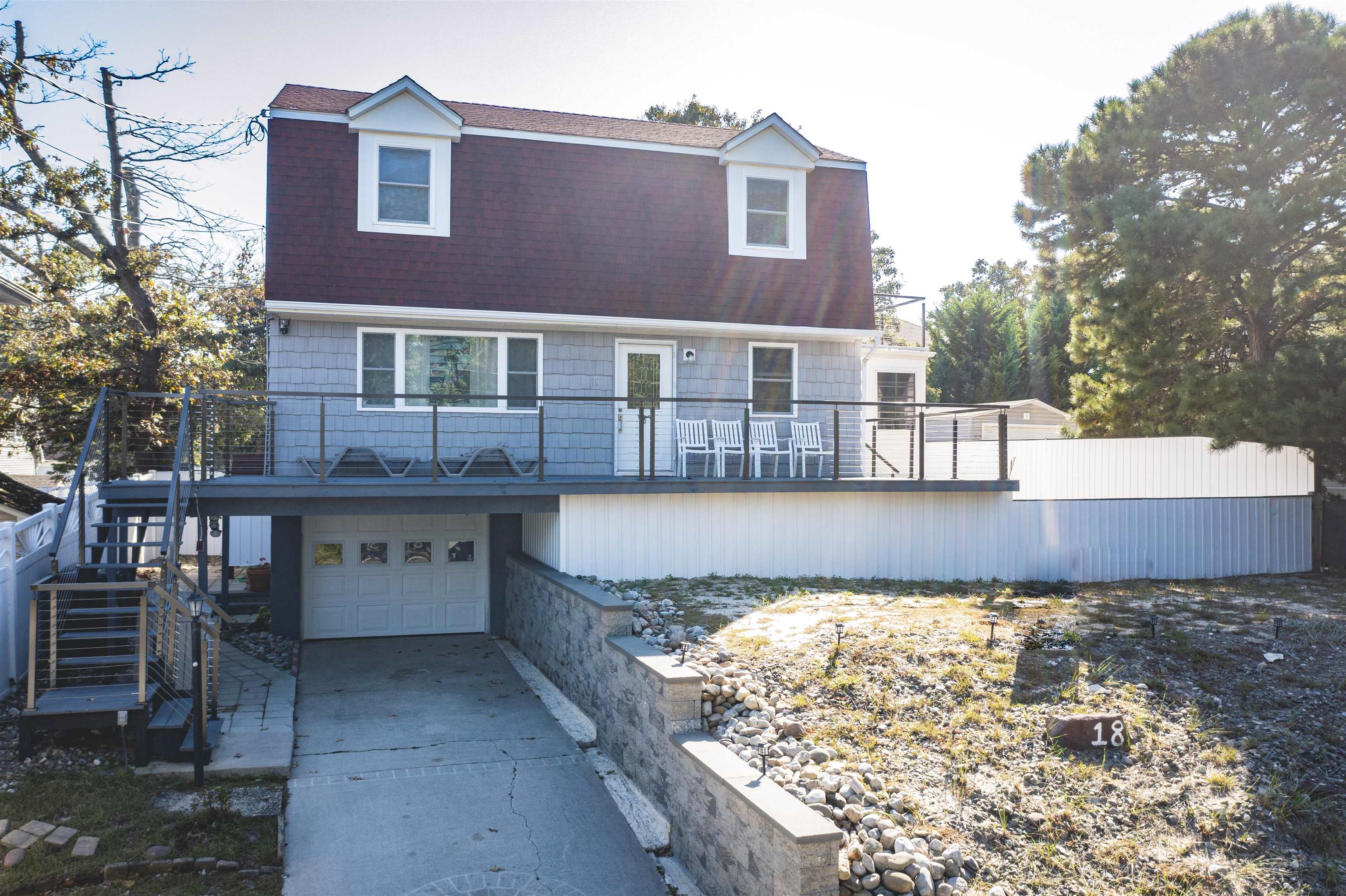 18 Pinewood Road Cape May, NJ 08204 - Photo 3 of 50 a view of a house with a tub