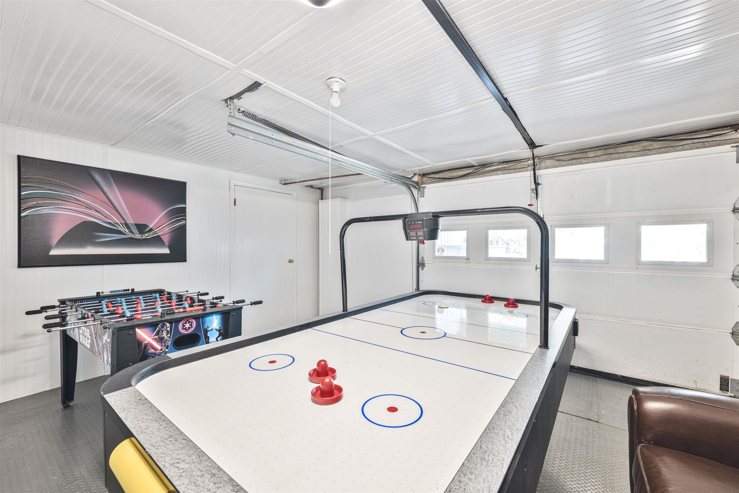 18 Pinewood Road Cape May, NJ 08204 - Photo 39 of 50 a very nice looking dining room with a table and chairs