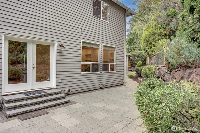 $2,368,000 | 414 10th Street South, Kirkland, WA 98033