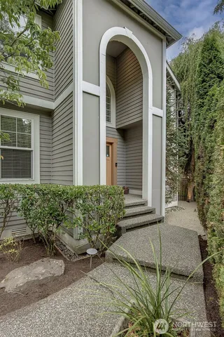 $2,368,000 | 414 10th Street South, Kirkland, WA 98033