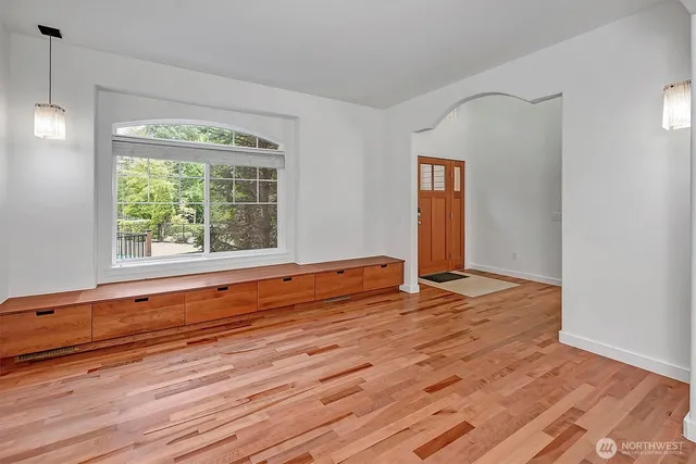 $2,368,000 | 414 10th Street South, Kirkland, WA 98033