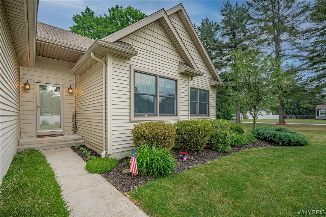 3075 Lockport Olcott Road Newfane, NY 14108 - Photo 5 of 47