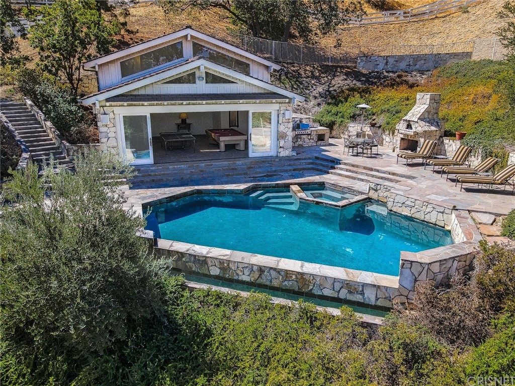 5537 Round Meadow Road Hidden Hills, CA 91302 - Photo 2 of 43