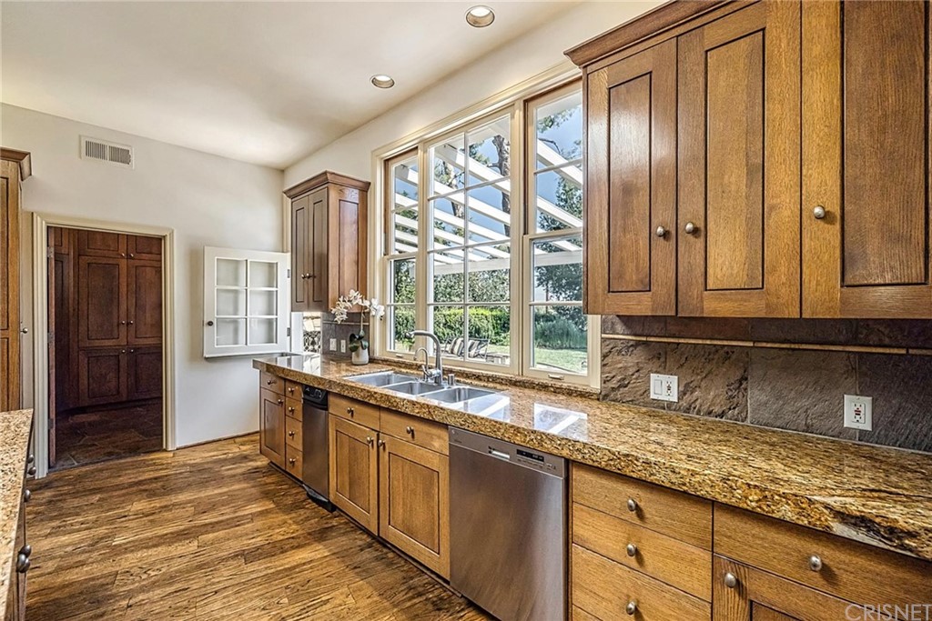 5537 Round Meadow Road Hidden Hills, CA 91302 - Photo 15 of 43