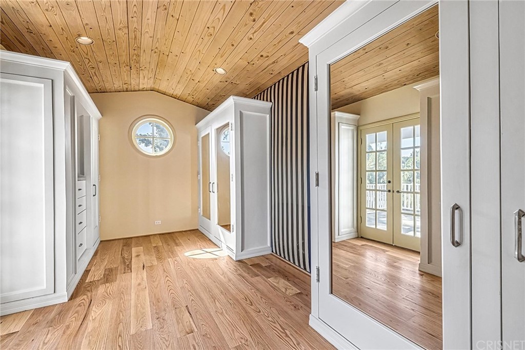 5537 Round Meadow Road Hidden Hills, CA 91302 - Photo 22 of 43