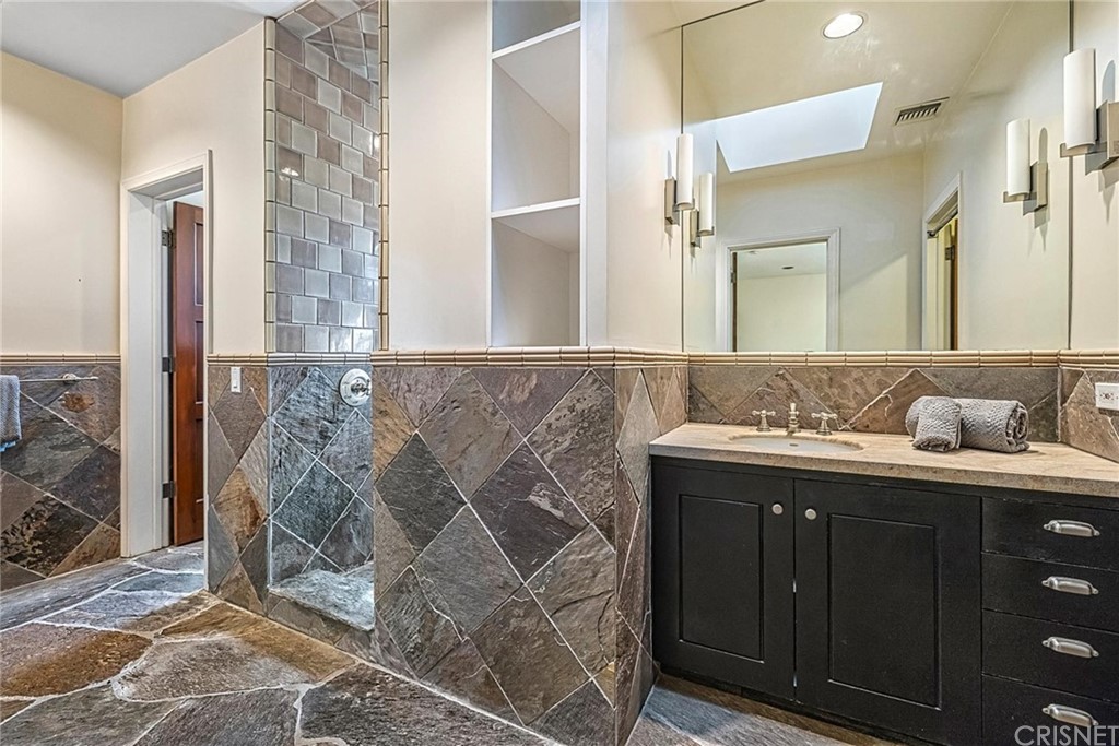 5537 Round Meadow Road Hidden Hills, CA 91302 - Photo 30 of 43