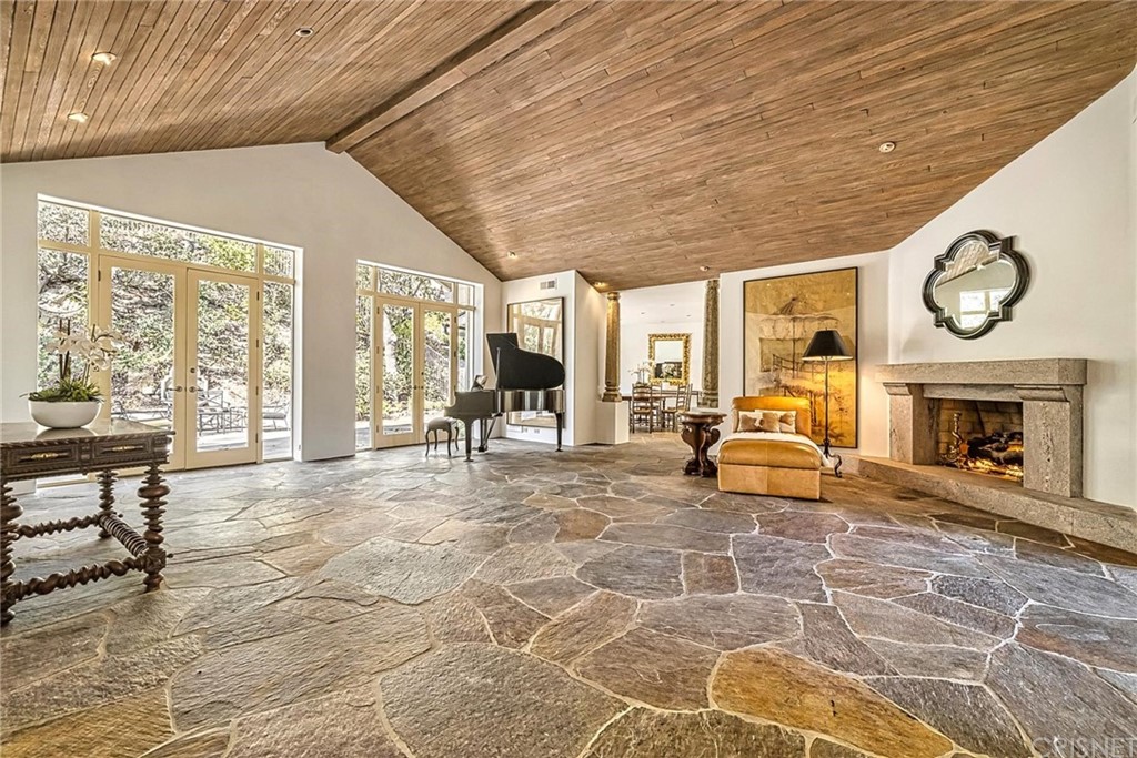 5537 Round Meadow Road Hidden Hills, CA 91302 - Photo 8 of 43