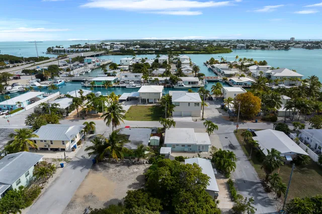 $699,000 | 487 116th Street Ocean, Marathon, FL 33050