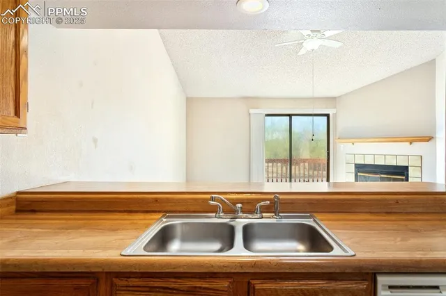 a close view of sink and tap