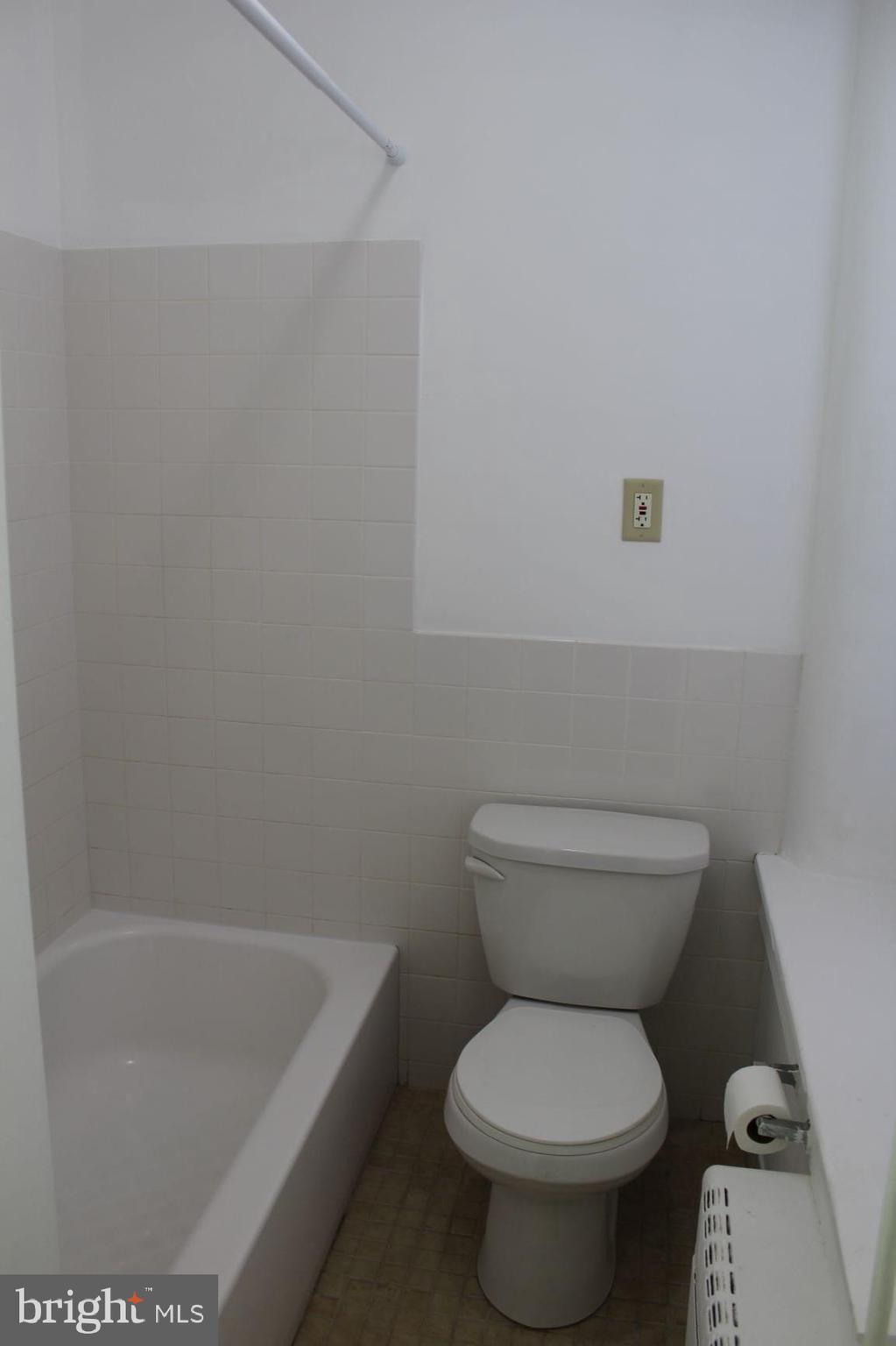 2729 # 1a Township Line Road Eagleville, PA 19403 - Photo 12 of 15 Bathroom