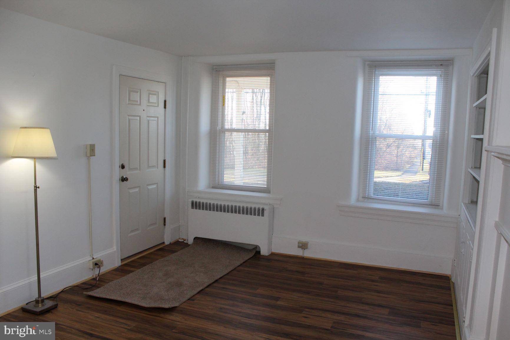 2729 # 1a Township Line Road Eagleville, PA 19403 - Photo 4 of 15 Living room front door