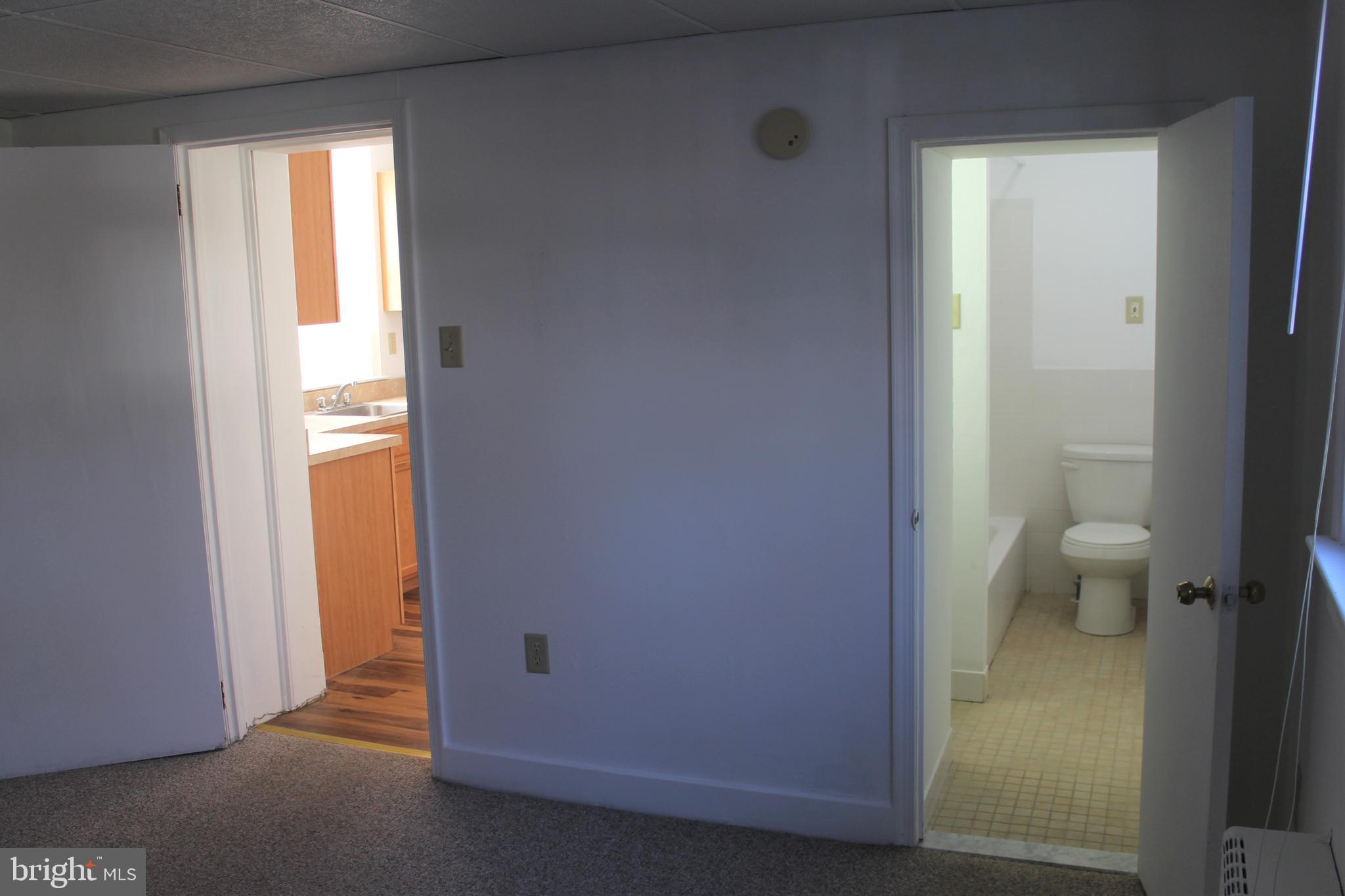 2729 # 1a Township Line Road Eagleville, PA 19403 - Photo 9 of 15 Master bedrrom