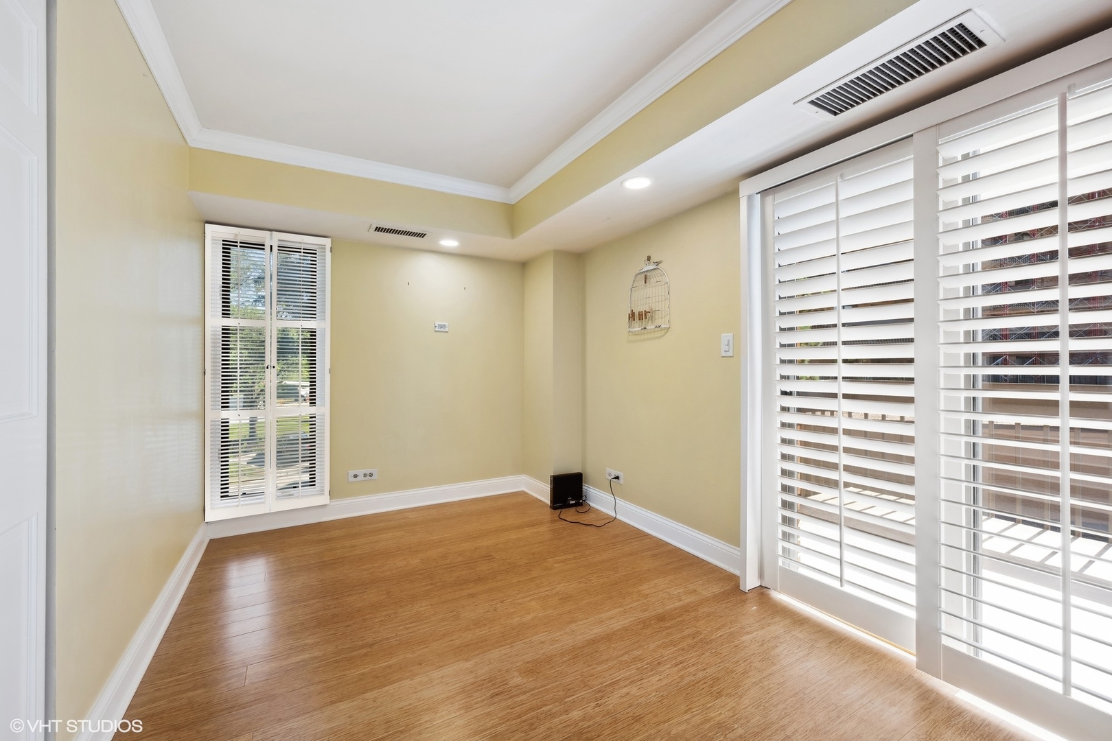 3851 Mission Hills Road, Unit 203 Northbrook, IL 60062 - Photo 9 of 21 a view of an empty room with a window