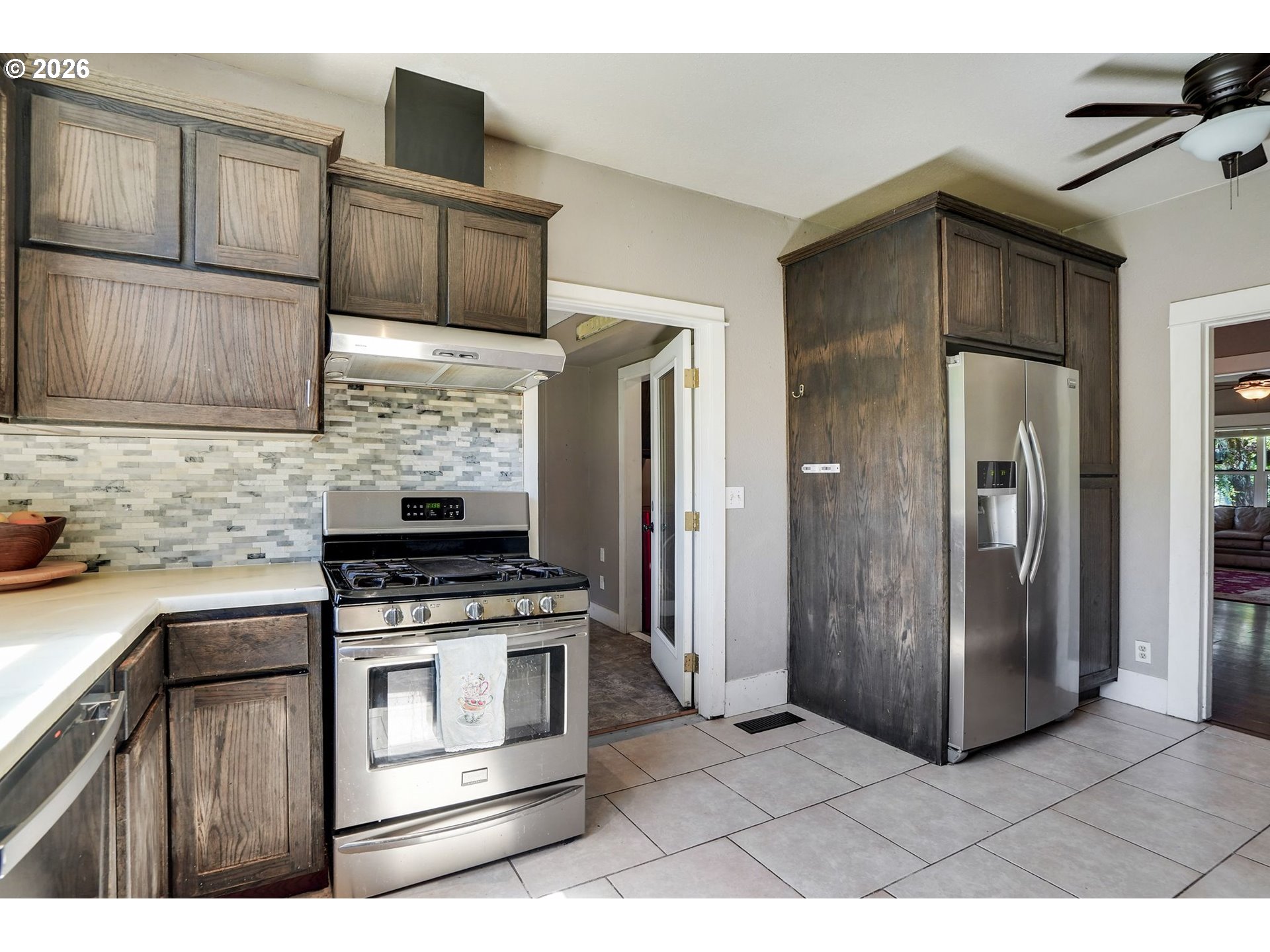 318 Koons Street Silverton, OR 97381 - Photo 13 of 48 Kitchen