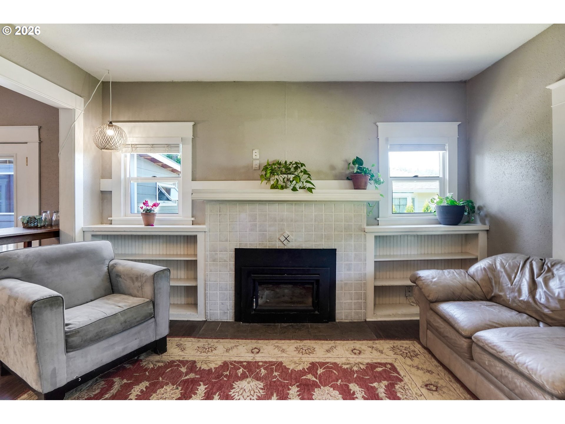318 Koons Street Silverton, OR 97381 - Photo 5 of 48 Living Room