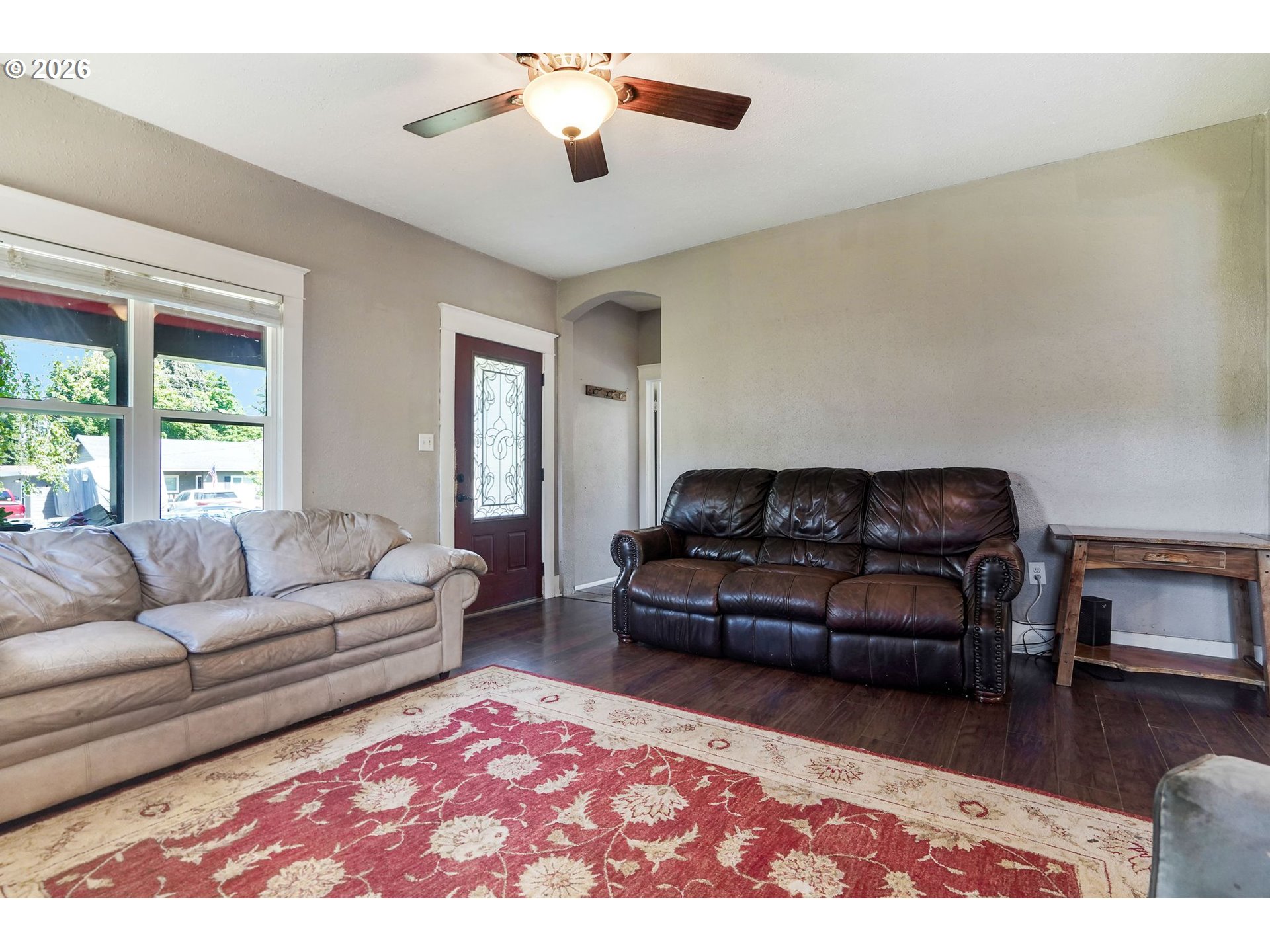 318 Koons Street Silverton, OR 97381 - Photo 7 of 48 Living Room