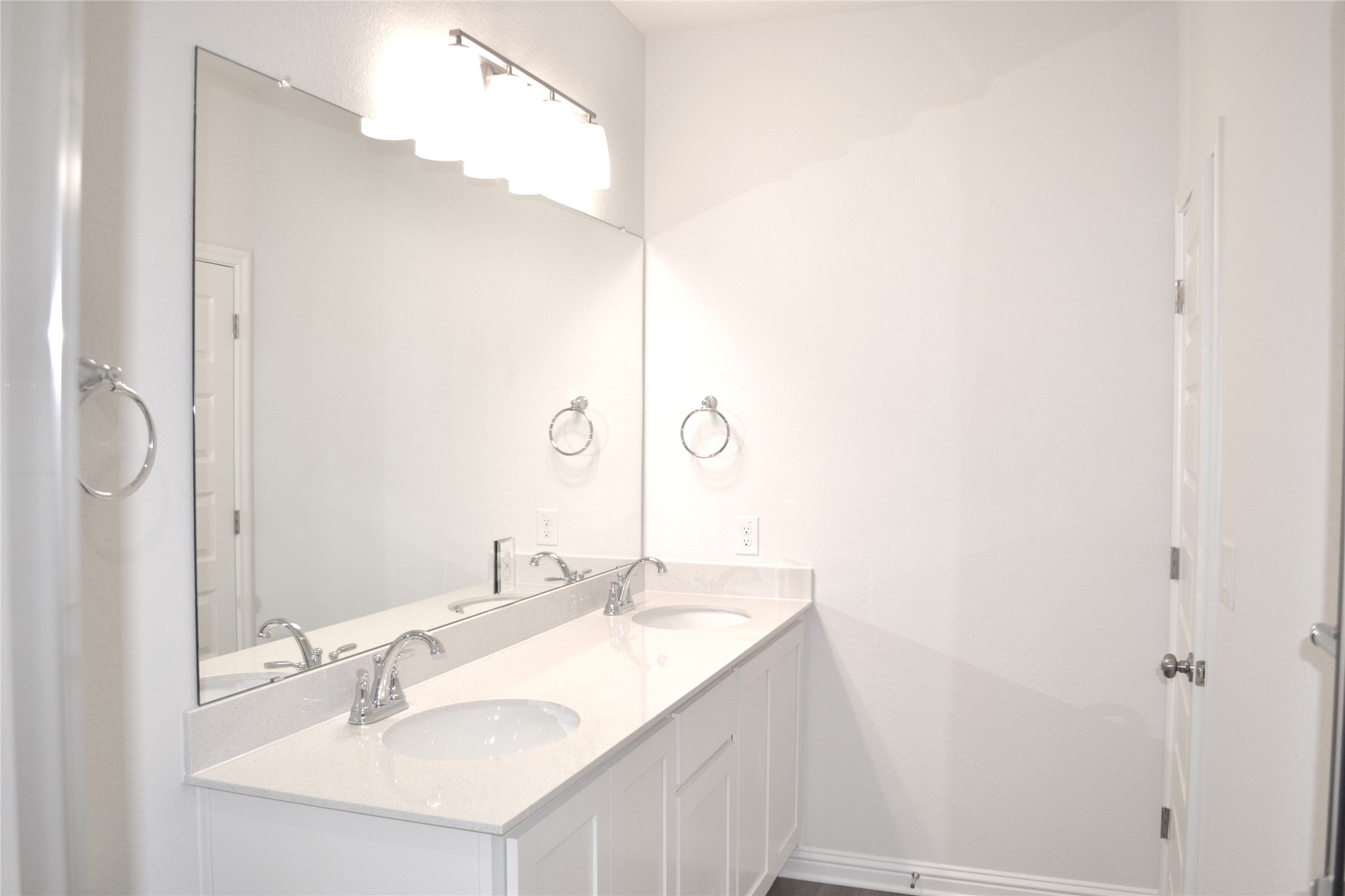 8205 Springsteen Drive, Unit 308 Austin, TX 78744 - Photo 19 of 34