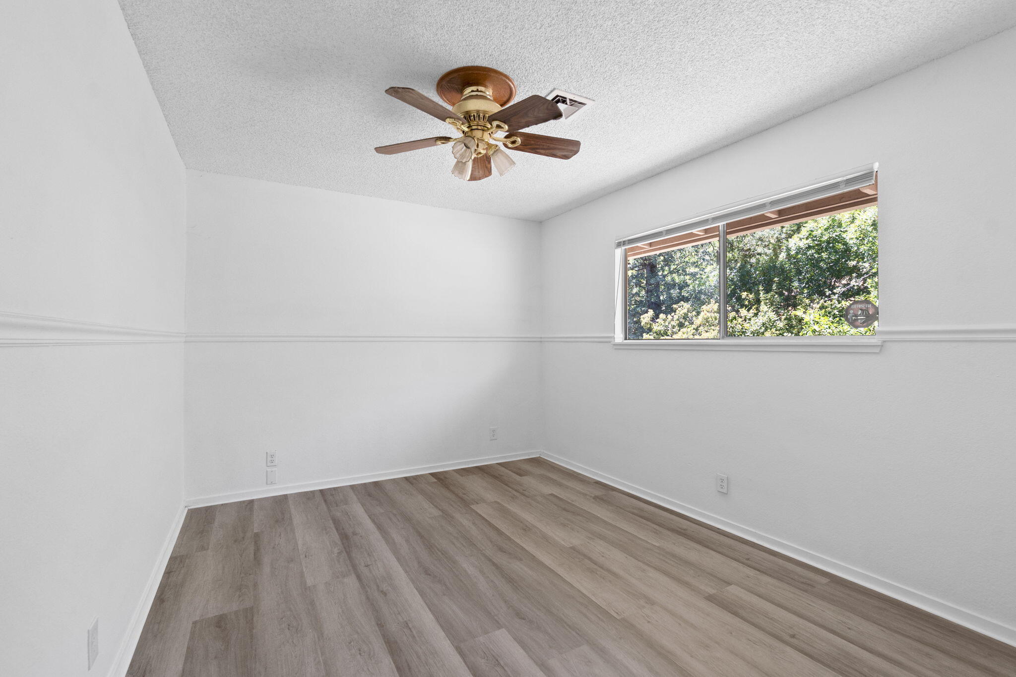 8741 Prospectors Road Redding, CA 96001 - Photo 29 of 60 Bedroom #3