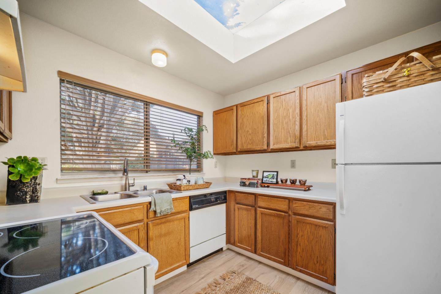 926 Roosevelt Street Monterey, CA 93940 - Photo 17 of 37