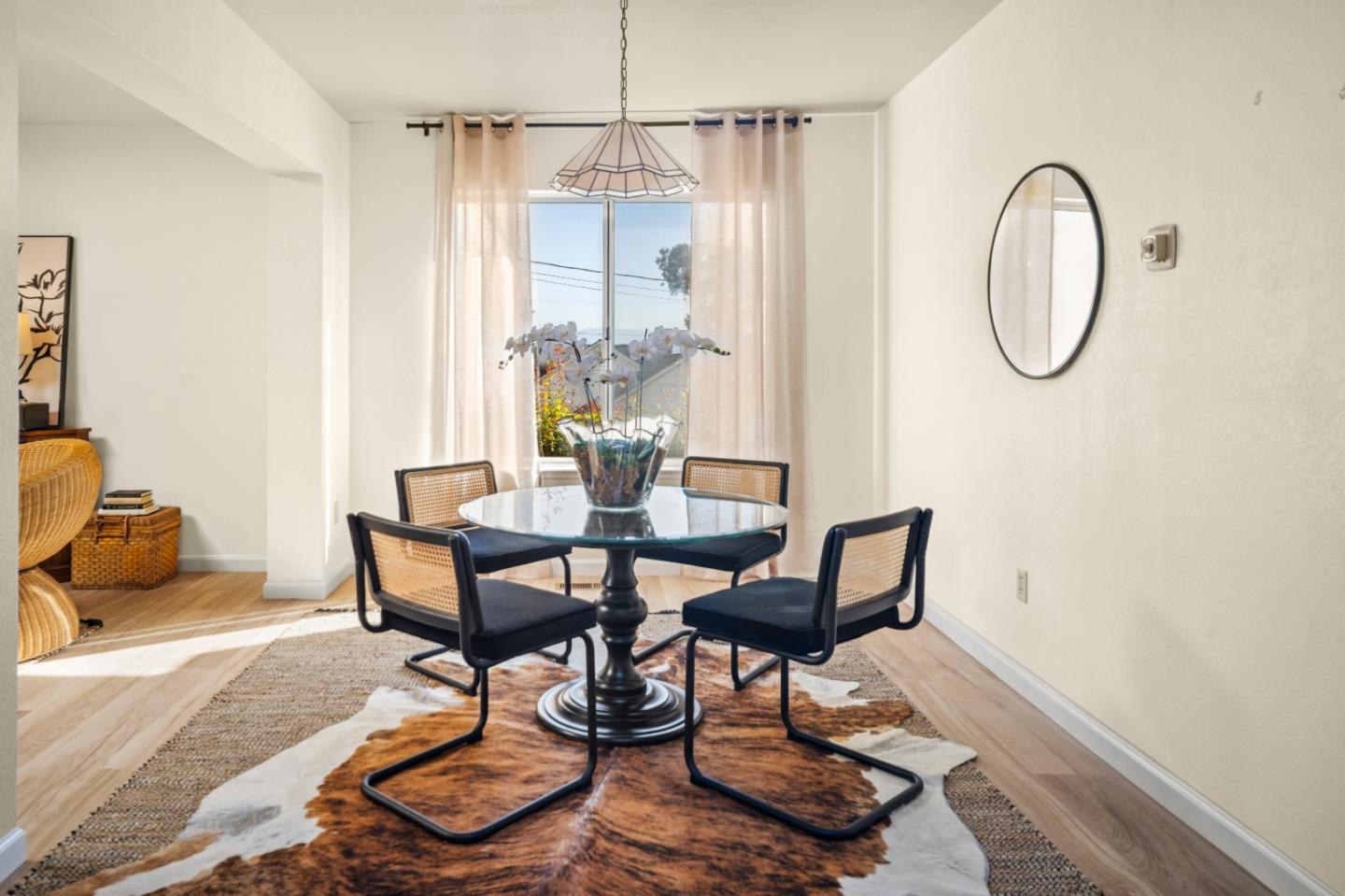 926 Roosevelt Street Monterey, CA 93940 - Photo 4 of 37