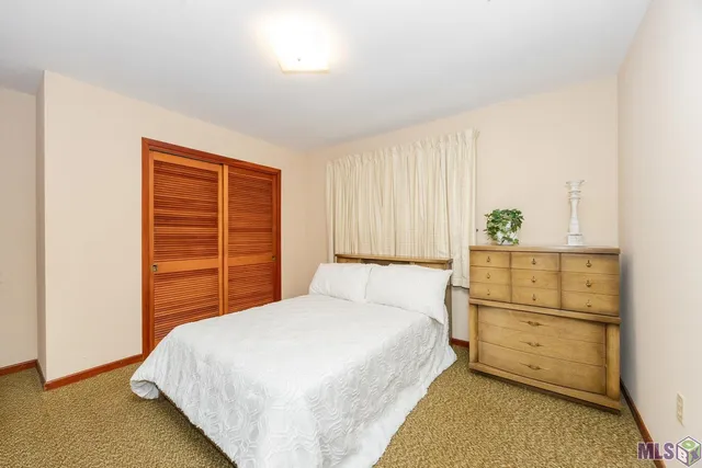 $326,000 | 823 Oaks Avenue, Port Allen, LA 70767