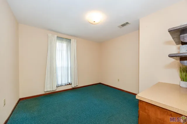 $326,000 | 823 Oaks Avenue, Port Allen, LA 70767