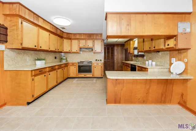 $326,000 | 823 Oaks Avenue, Port Allen, LA 70767