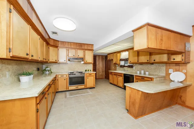 $326,000 | 823 Oaks Avenue, Port Allen, LA 70767