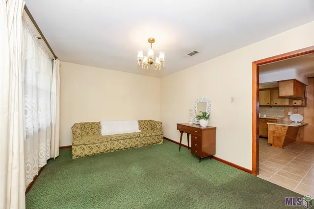 $326,000 | 823 Oaks Avenue, Port Allen, LA 70767