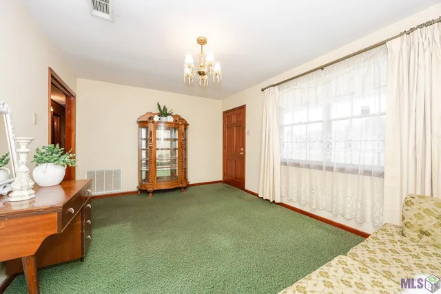 $326,000 | 823 Oaks Avenue, Port Allen, LA 70767