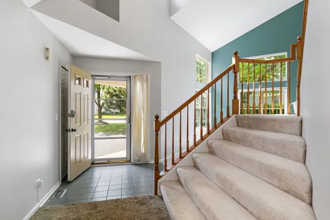 $430,000 | 349 Hampton Court, Crystal Lake, IL 60012
