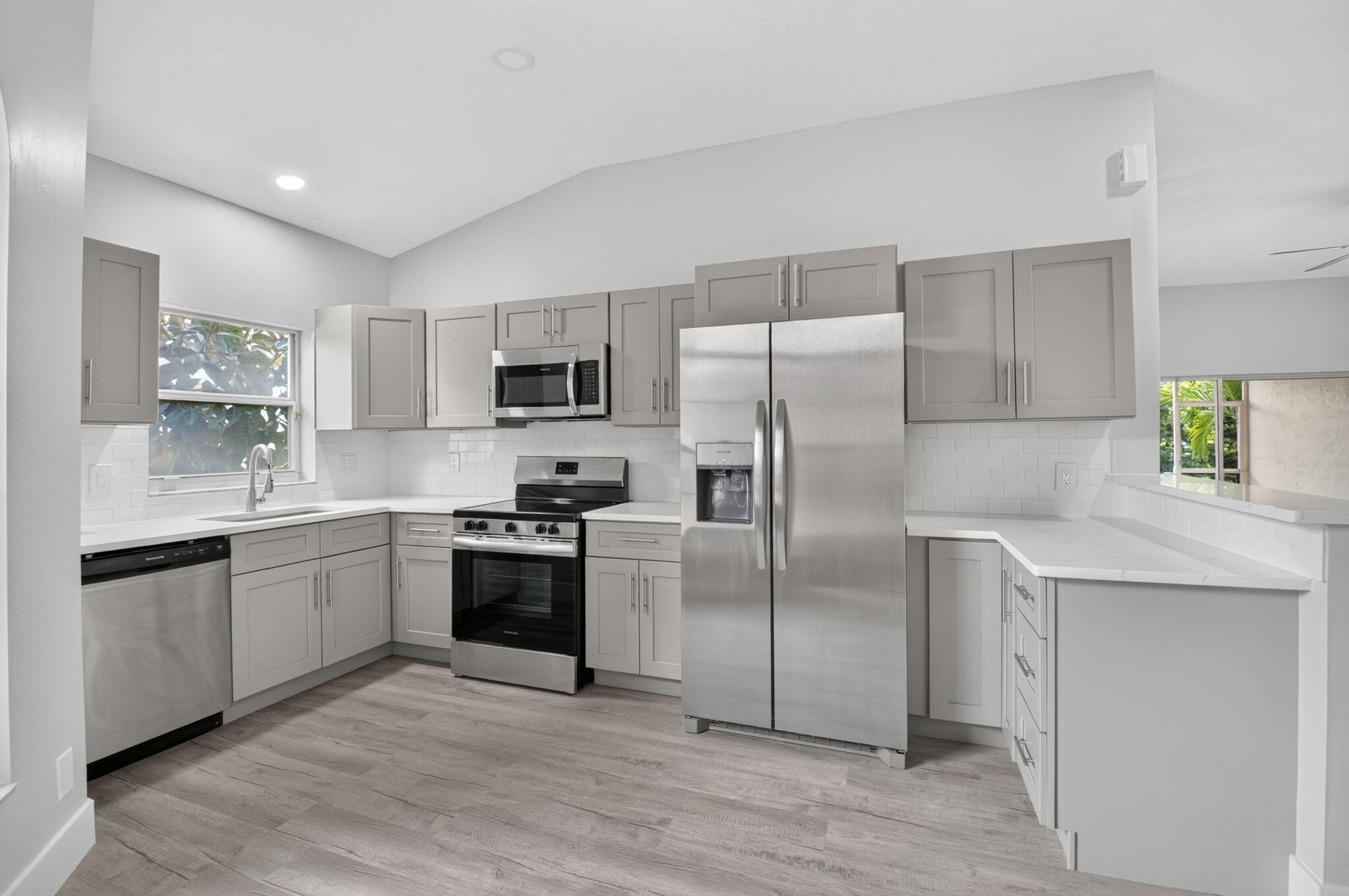 8410 Vía Serena Boca Raton, FL 33433 - Photo 5 of 40 7-web-or-mls-DSC_1805
